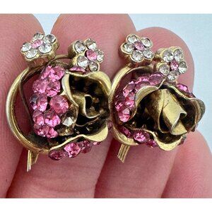 Karu vintage gold tone pink clear rhinestones 3D roses screw back earrings